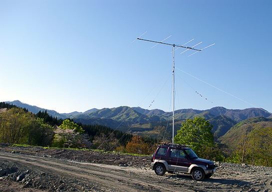 藤里町 QN00CH。中央は小滝山。アンテナは南南西向き。