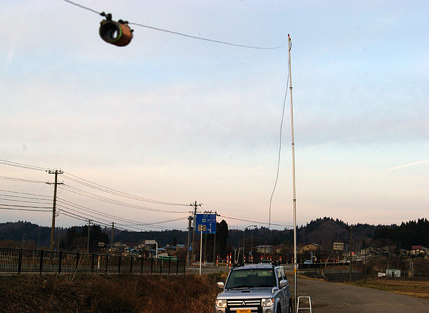 上小阿仁村 国道285号脇の元道路 QN00DB