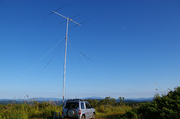 藤里町 謎の造成地 QN00CH 標高224m。正面の山は 森吉山。ちなみに 鳥海山も かすかに見えていた。